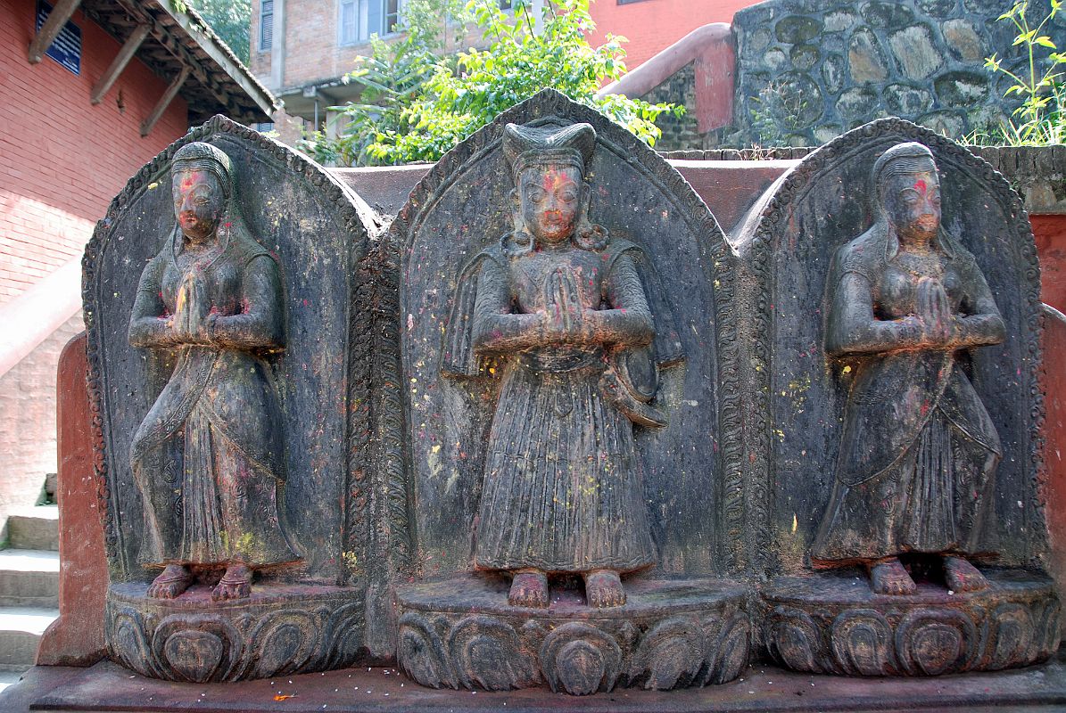 35 Kathmandu Gokarna Mahadev Temple Statues Of Pande And Two Wives 